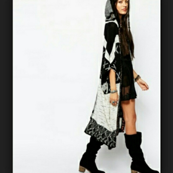 Free People Solstice Spirit Poncho - Picture 2 of 10